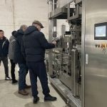 Lämpimästi tervetuloa ulkomaiset asiakkaat vierailemaan yrityksessämme tarkastamaan toissijaisia paalauslaitteita