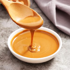 Automaattinen keiton/nestemäisen kastikkeen pakkausratkaisu